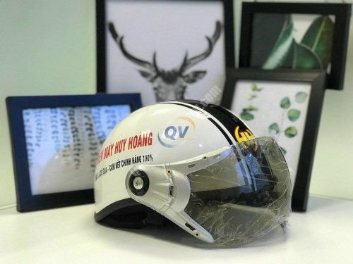Mũ bảo hiểm nữa đầu có kính - Mũ Bảo Hiểm Quang Vũ - Công Ty TNHH SX Quà Tặng Quang Vũ